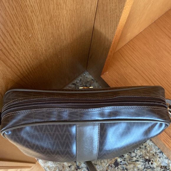 Authentic Vintage Valentino Crossbody - Picture 3 of 7